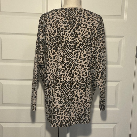 Chico's Leopard Print Top - Black and Tan - Picture 3 of 8
